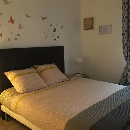 جوليز هومس ديزني لاند شقة *