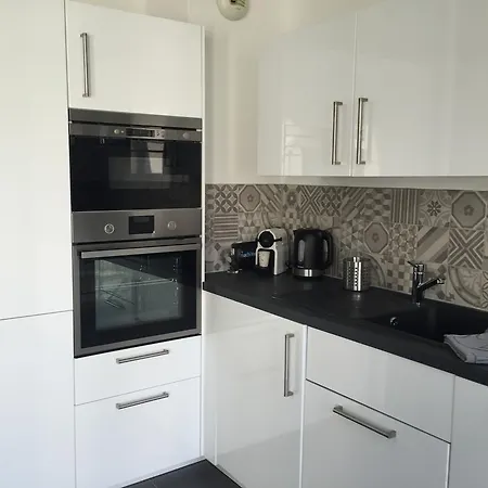 شقة جوليز هومس ديزني لاند سيري