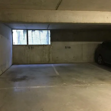 جوليز هومس ديزني لاند سيري