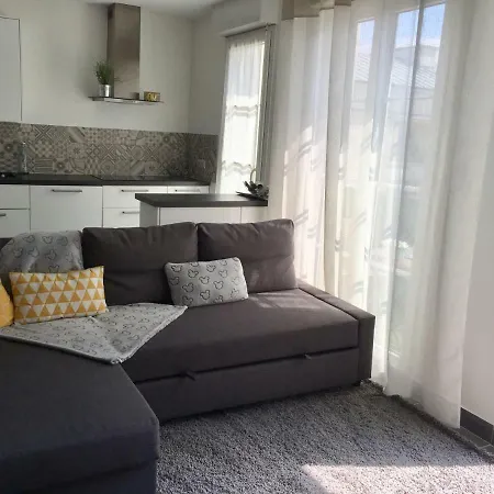 جوليز هومس ديزني لاند شقة سيري